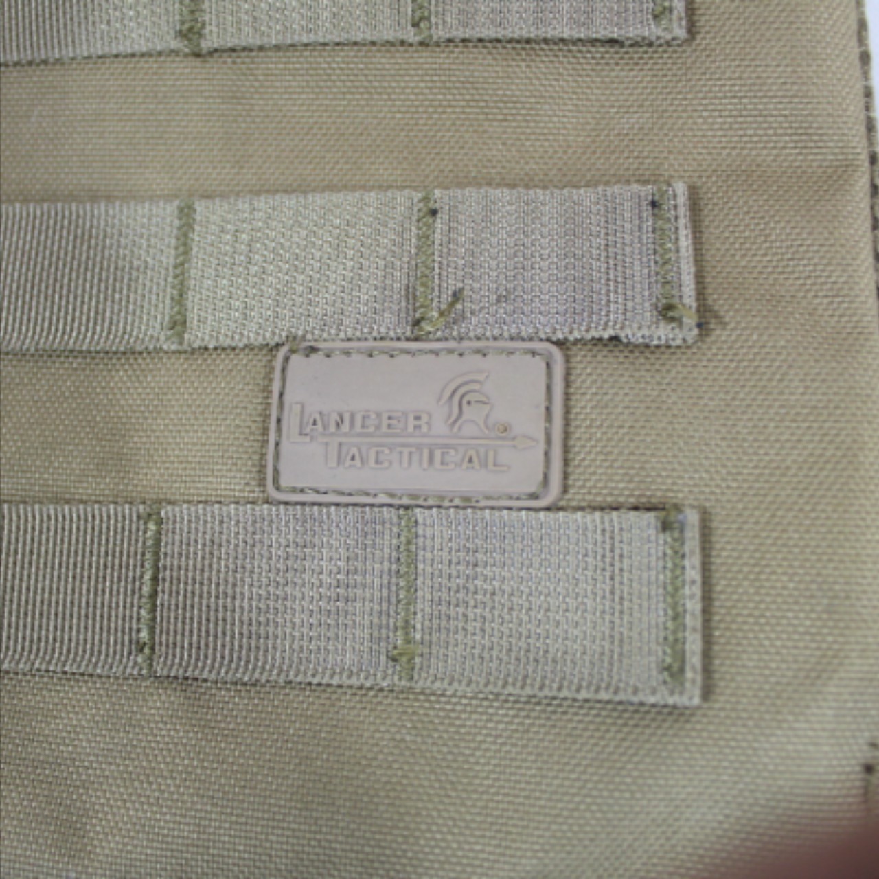 Voir photo 5 de GILET TACTIQUE PORTE PLAQUE GILET TACTIQUE PORTE PLAQUE Très bon état - Vue 5 -